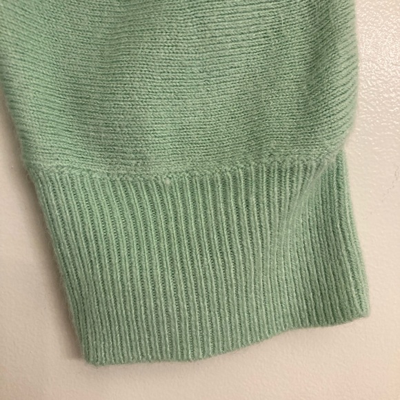 Forever 21 Green Quarter Sleeve Sweater - Picture 3 of 5